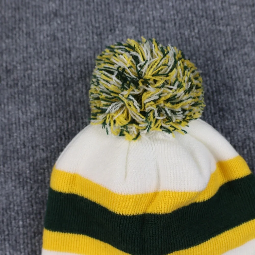 North Dakota State Bison Hat Beanie Mens One Size Green White NCAA‎ Football Pom